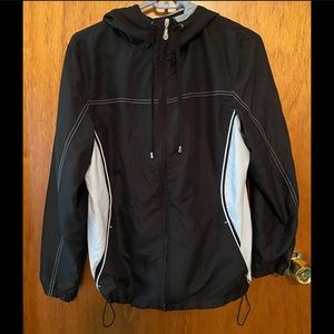 Fuda Women's Black & White Windbreaker